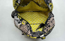 Load image into Gallery viewer, Vera Bradley Womens Multicolor Floral Quilted Zipper Inner Pocket Travel Bag