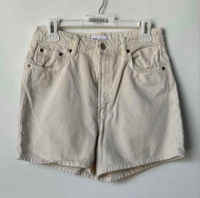 Load image into Gallery viewer, Zara Womens Beige Light Wash Flat Front Stretch Pockets Jean Shorts Size 6