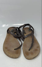 Load image into Gallery viewer, UGG Womens Brown Leather Open Toe Ankle Strap Buckle Thong Sandals Size 9