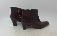 Load image into Gallery viewer, Meucci Womens Brown Leather Block Heel Square Toe Ankle Booties Size 8.5M