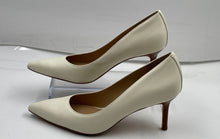Load image into Gallery viewer, Authentic Lauren Ralph Lauren Womens Lanette Ivory Pump Heels Size 5.5 Damaged