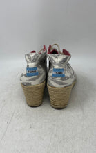 Load image into Gallery viewer, Toms Womens Desert Gray White Lace-Up Wedge Heel Ankle Bootie Boots Size 7.5