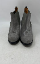 Load image into Gallery viewer, Chio Womens Silver Round Toe Slip-On Block Ankle Boot Size 37.5