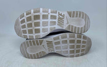 Load image into Gallery viewer, Nike Womens Tanjun Black White Low Top Lace-Up Sneaker Shoes Size 7