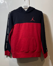 Load image into Gallery viewer, Jordan Boys Red Black Long Sleeve Flight Sideline Fleece Pullover Hoodie Size L