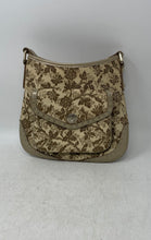 Load image into Gallery viewer, Victor Hugo Womens Beige Floral Adjustable Strap Inner Pocket Crossbody Purse