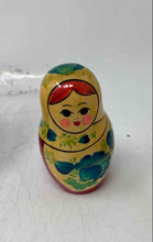 Load image into Gallery viewer, Set Of 8 Pcs Matryoshka Russian Hand Painted Floral Print Nesting Dolls