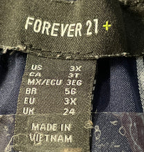 Load image into Gallery viewer, Forever 21 Womens Blue Striped Elastic Waist Pockets Paperbag Shorts Size 3X