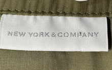 Load image into Gallery viewer, New York & Company Womens Green Sleeveless Front Pockets Button-Up Shirt Size S