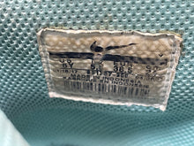 Load image into Gallery viewer, Authentic Nike Dunk High 07 Boys White Light Green Sneaker Shoes Size 6Y Worn
