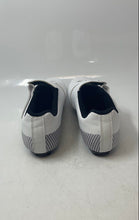 Load image into Gallery viewer, Mens White Triple Hook And Loop Straps Low Top Sport Cycling Shoes Size EUR 40