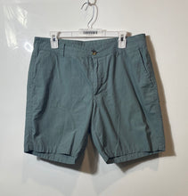 Load image into Gallery viewer, Columbia Mens Green Flat Front Slash Pockets Chino Shorts Size 34