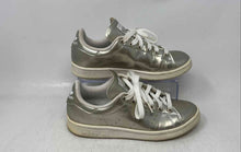 Load image into Gallery viewer, Adidas Womens Stan Smith Silver Low Top Lace-Up Sneaker Shoes Size 6