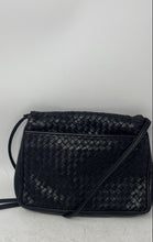 Load image into Gallery viewer, Ganson Womens Black Faux Leather Woven Pattern Inner Pocket Shoulder Bag