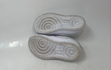 Load image into Gallery viewer, Nike Kids Force 1 Low EasyOn White Low Top Hook & Loop Sneaker Shoes Size 11C