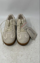 Load image into Gallery viewer, Cushionaire Womens Belinda Beige Low Top Lace-Up Sneaker Shoes Size 9