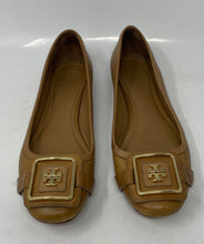 Load image into Gallery viewer, Authentic Tory Burch Womens Brown Slip-On Ballet Flats Size 6.5 M Damaged