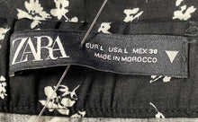 Load image into Gallery viewer, Zara Womens Black White Floral Print Back-Zip Ruffle Mini Skort Size Large