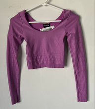 Load image into Gallery viewer, Bebe Womens Pink Long Sleeve Scoop Neck Cropped Blouse Top Size P/S