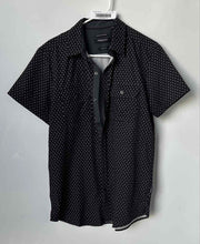 Load image into Gallery viewer, Kenneth Cole Mens Black Printed Short Sleeve Slim Fit Button-Up Shirt Size M