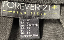 Load image into Gallery viewer, Forever 21 Womens Black Side-Zip Knee-Length Pleated Skirt Size 2X Plus