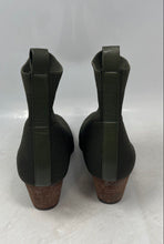Load image into Gallery viewer, Violet & Red Womens Clarissa Green Pull-On Designer Ankle Booties Size 10M