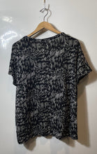 Load image into Gallery viewer, Authentic Simply Vera Vera Wang Womens Black White Pullover T-Shirt Size XXL