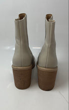 Load image into Gallery viewer, Crown Vintage Womens Pimmy Beige Leather Pointed Toe Ankle Booties Size 8.5M