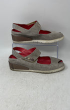 Load image into Gallery viewer, Pas De Rouge Womens Silvia Gray Suede Peep Toe Slingback Sandals Size EUR 39