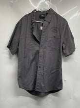 Load image into Gallery viewer, Harley-Davidson Mens Gray Cotton Short Sleeve Two Pockets Button-Up Shirt Size L