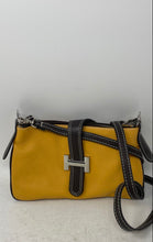 Load image into Gallery viewer, Vera Pelle Womens Yellow Pebble Leather Adjustable Strap Crossbody Bag