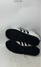 Load image into Gallery viewer, Adidas Mens Samoa 675033 White Black Low Top Lace-Up Sneaker Shoes Size 8