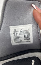 Load image into Gallery viewer, Nike Boys Air Jordan Hydro 6 881474-011 Black Slip-On Slide Sandals Size 6Y