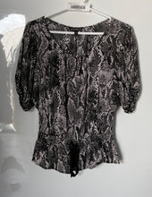 Load image into Gallery viewer, Express Womens Black White Printed Short Sleeve Pullover Blouse Top Size S