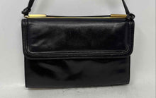 Load image into Gallery viewer, Cuero Vaca Womens Black Inner Pockets Flap Shoulder Purse