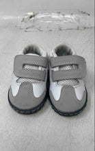 Load image into Gallery viewer, Nike Kids SMS Roadrunner 2 512164-100 White Navy Blue Sneaker Shoes Size 2C