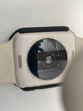 Load image into Gallery viewer, Apple Watch Serie SE 44mm Power On / Locked For Parts (NCL)