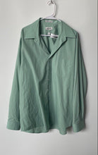 Load image into Gallery viewer, Van Heusen Mens Green Long Sleeve Wrinkle Free Poplin Dress Shirt Size XL 17.5