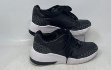 Load image into Gallery viewer, Guess Womens Varna Black White Leather Lace-Up Low Top Sneaker Shoes Size 7.5M