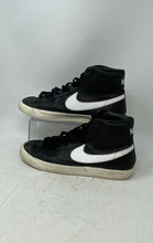 Load image into Gallery viewer, Nike Mens Blazer Mid 77 Vintage BQ6806-002 Black Lace-Up Sneaker Shoes Size 11