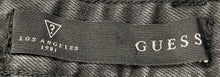 Load image into Gallery viewer, Guess Mens Black Denim Distressed 5 Pocket Design Straight Jeans Size 32