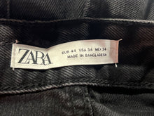 Load image into Gallery viewer, Zara Mens Black Dark Wash Stretch Pockets Jean Cut-Off Bermuda Shorts Size 34