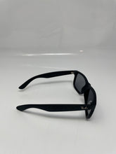 Load image into Gallery viewer, Ray-Ban Men's Black Sunglasses.