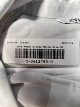 Load image into Gallery viewer, Zara Womens White Long Sleeve Collared Cropped Button-Up Shirt Size XS