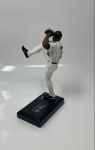 Load image into Gallery viewer, Match-Up Dontrelle Willis Florida Marlins Collectible Baseball Figurine