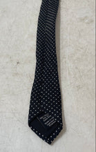 Load image into Gallery viewer, Hugo Boss Mens Black White Geometric Silk Keeper Loop Adjustable Designer Tie