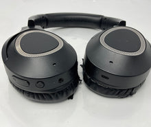 Load image into Gallery viewer, Hammacher Schlemmer Black Wireless Bluetooth Over The Ear Headphones w/ Case NCL