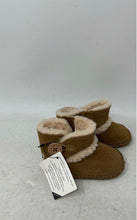 Load image into Gallery viewer, UGG Unisex Baby Lemmy II 1018136I Brown Suede Sheepskin Booties Size 0/1 W/ Tag