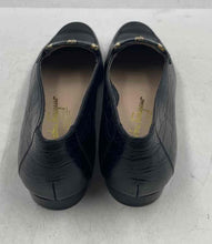 Load image into Gallery viewer, Authentic Salvatore Ferragamo Womens Black Croc Embossed Loafer Shoes Size 8 3A
