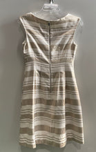 Load image into Gallery viewer, Vince Camuto Womens Beige Gold Sleeveless Back Zip Sheath Dress Size 2
